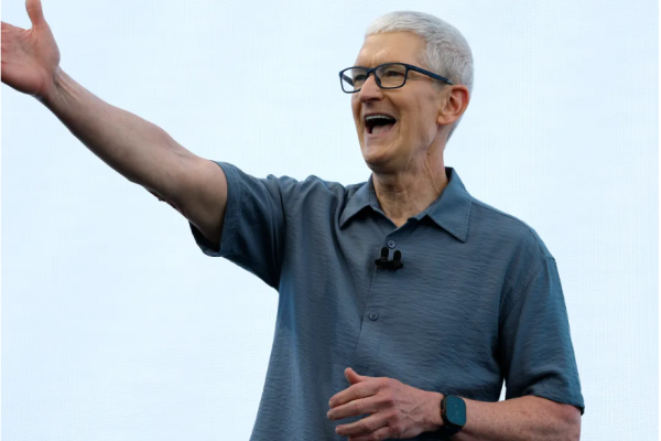 Tim Cook nói Apple “sẵn sàng” mua lại các công ty AI